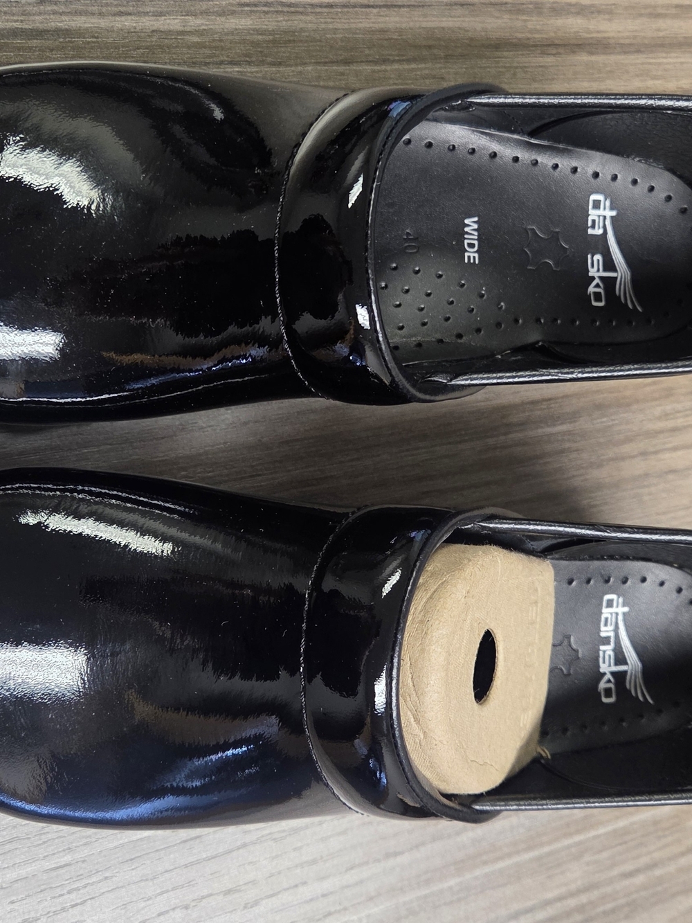 Dansko black shoes - size 40 wide in great condition